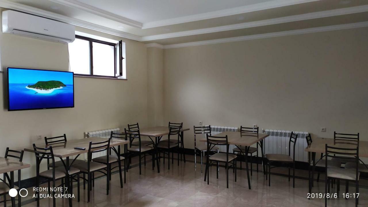 Asour Hotel Горис Екстериор снимка