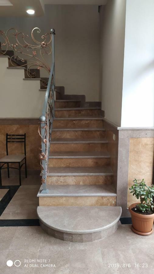 Asour Hotel Горис Екстериор снимка