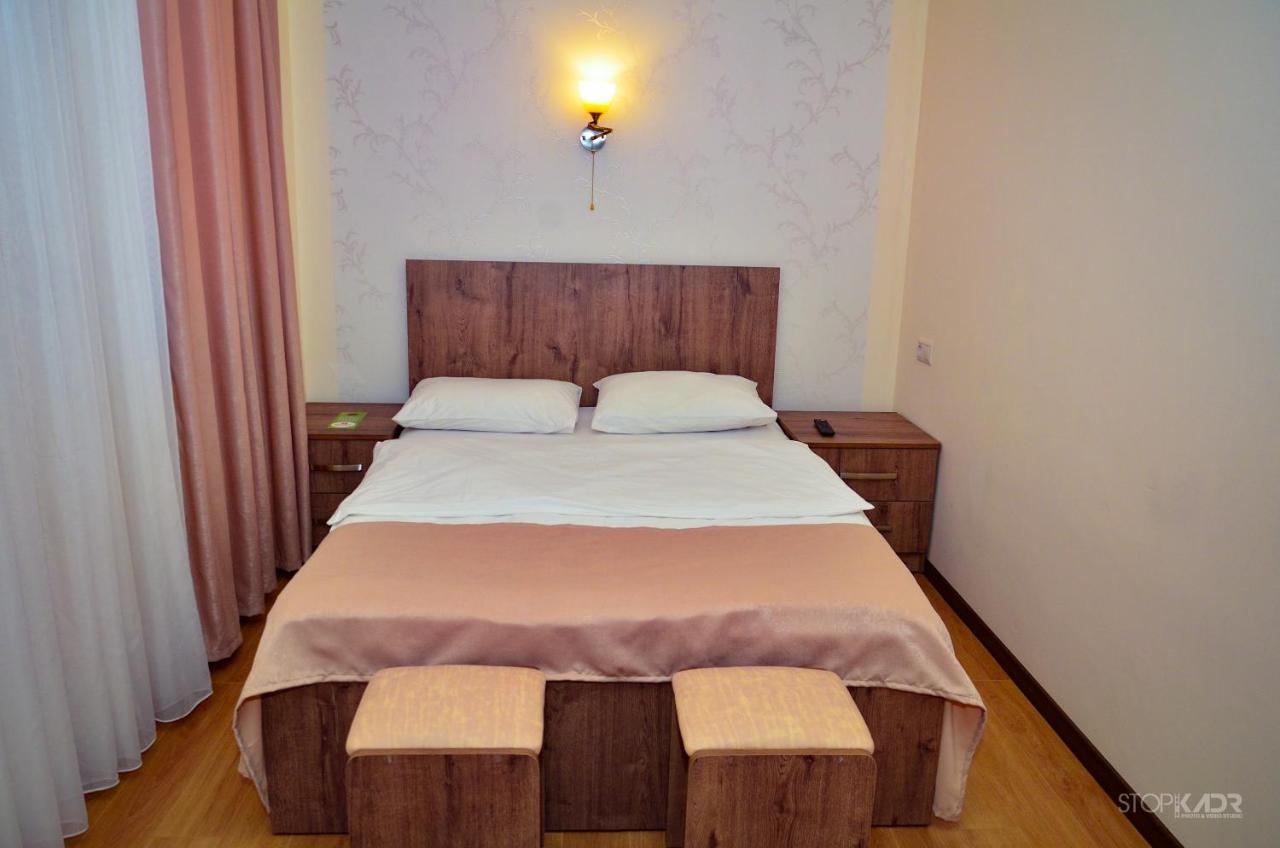 Asour Hotel Горис Екстериор снимка