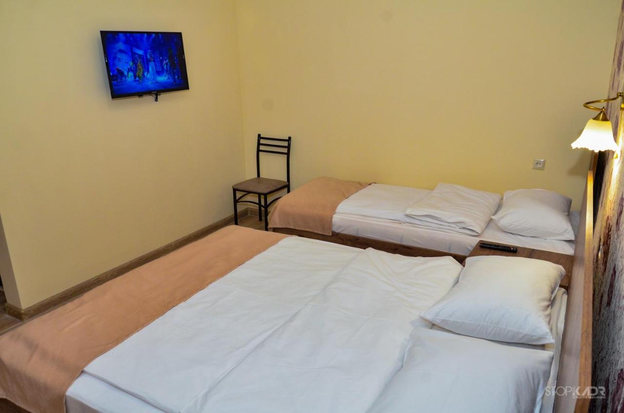 Asour Hotel Горис Екстериор снимка