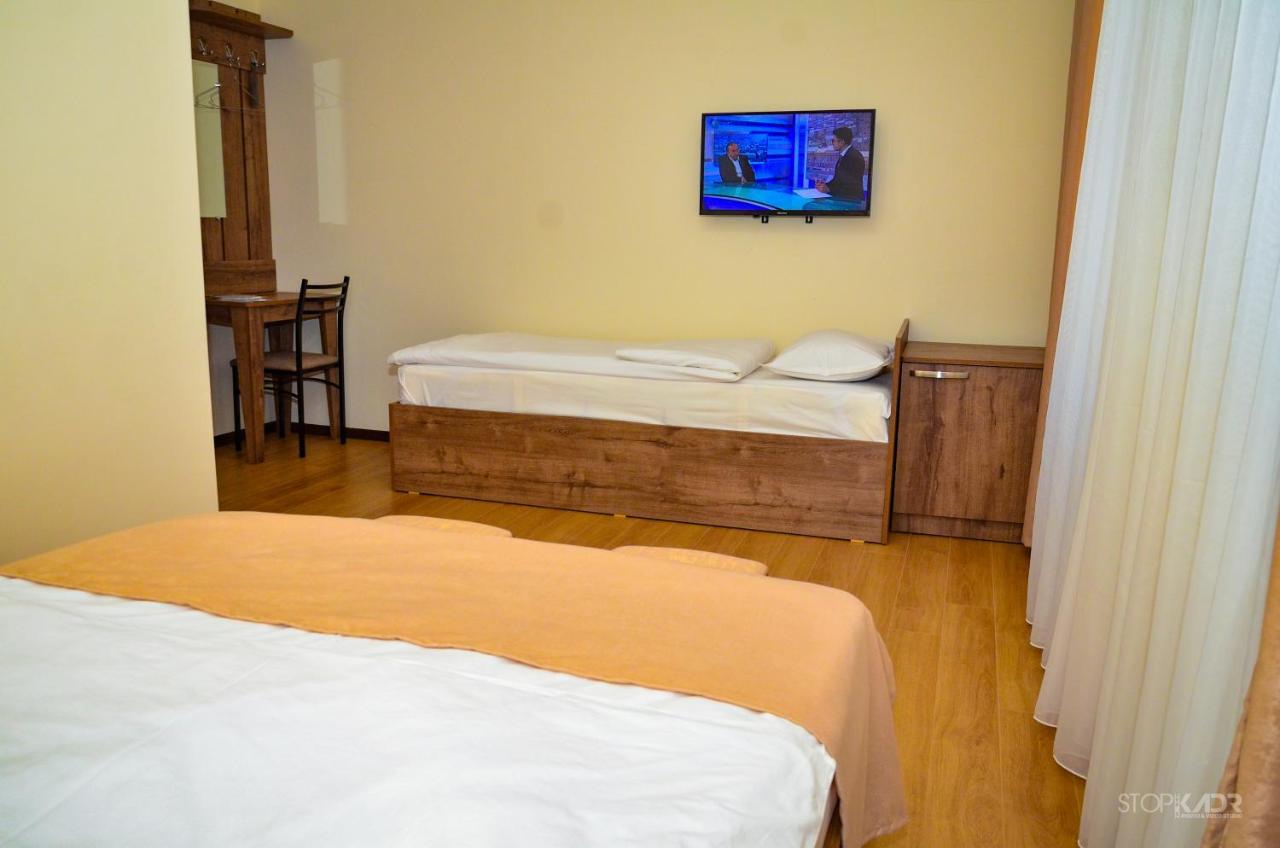 Asour Hotel Горис Екстериор снимка