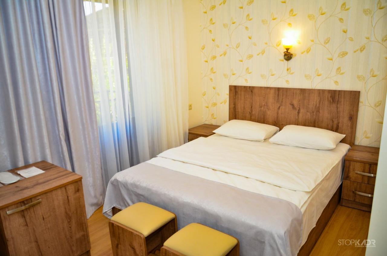 Asour Hotel Горис Екстериор снимка